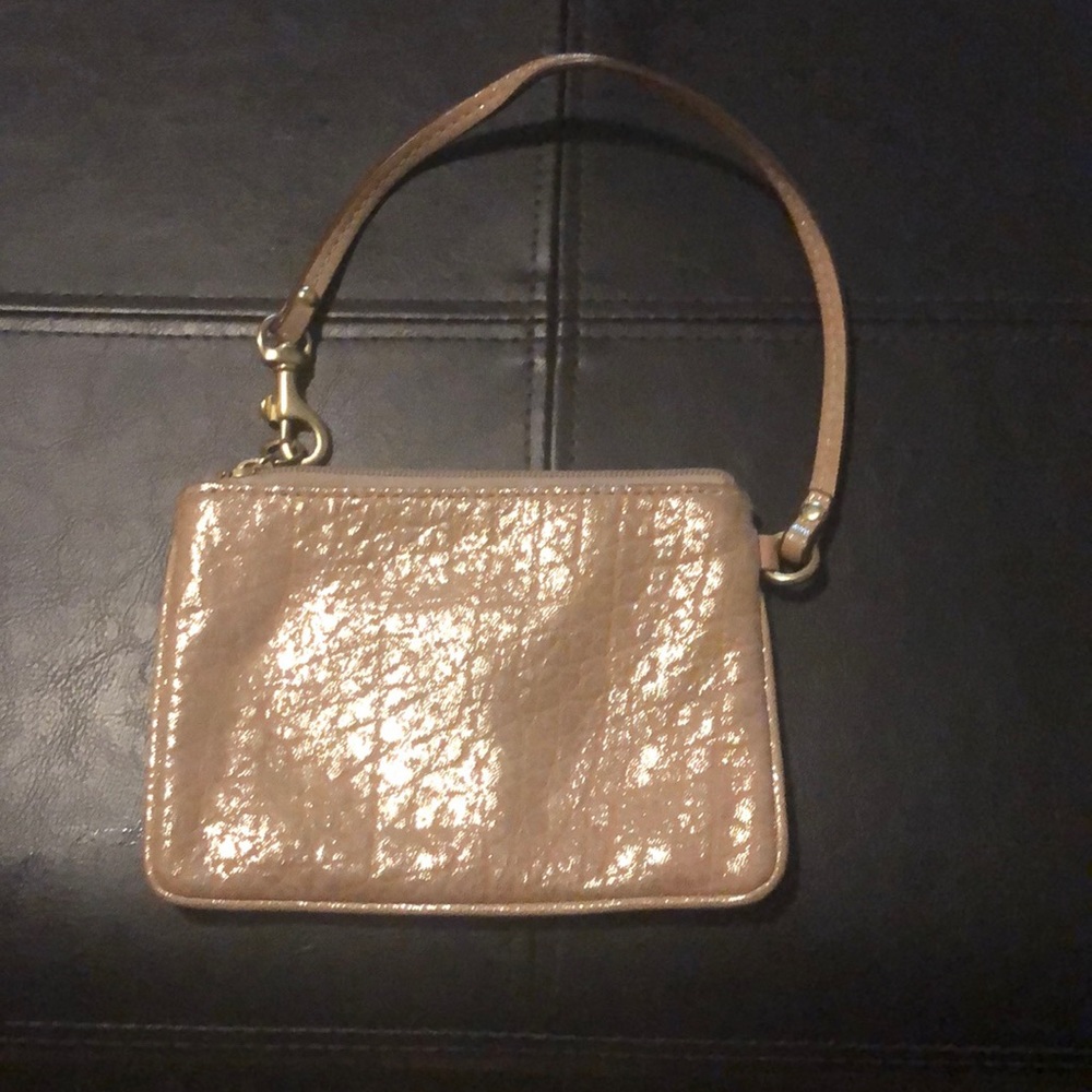 Coach small wristlet, excellent condition. Stylish - Picture 2 of 3